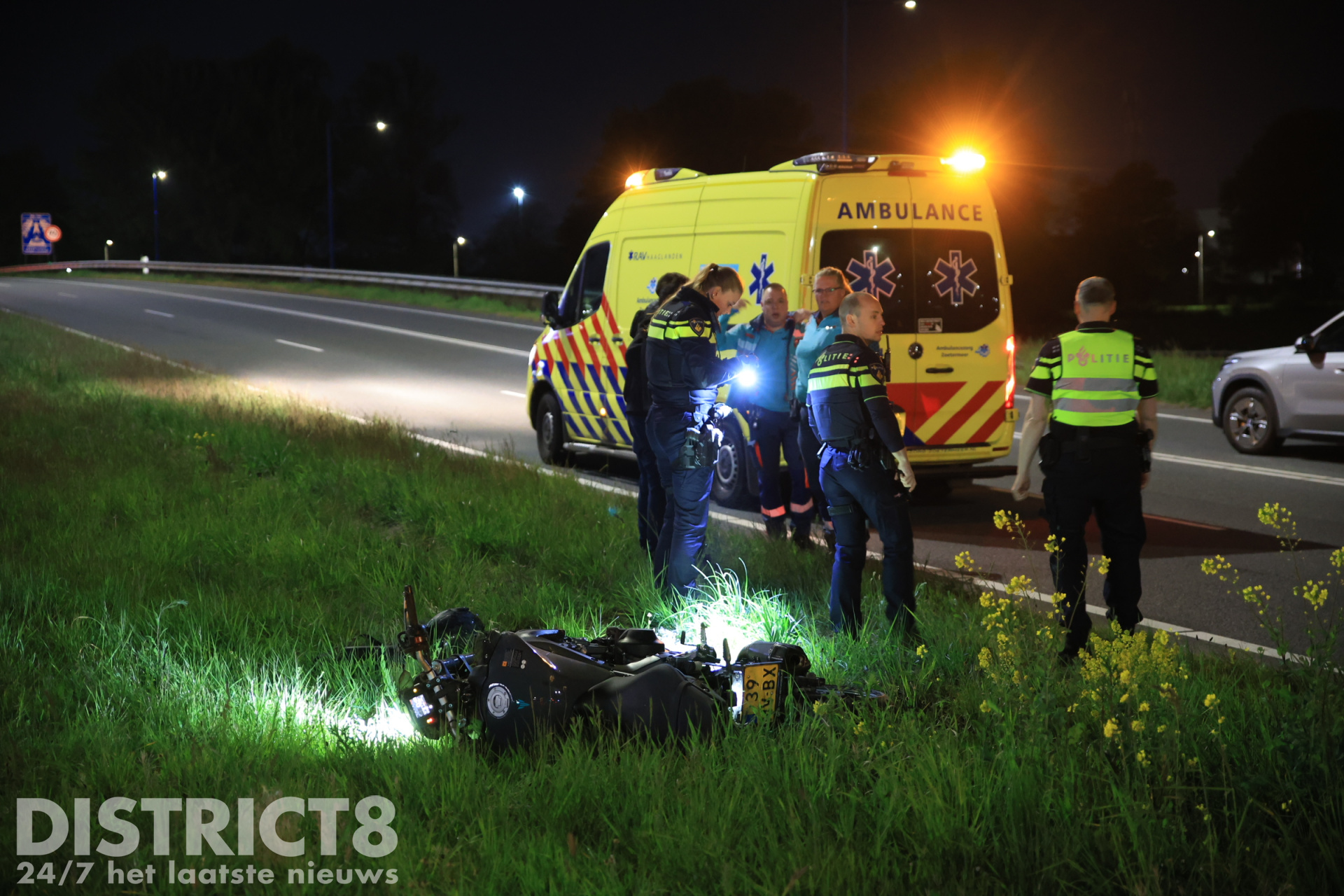Motor onderuit in de bocht, twee gewonden Prinses Maximaplein Zoetermeer