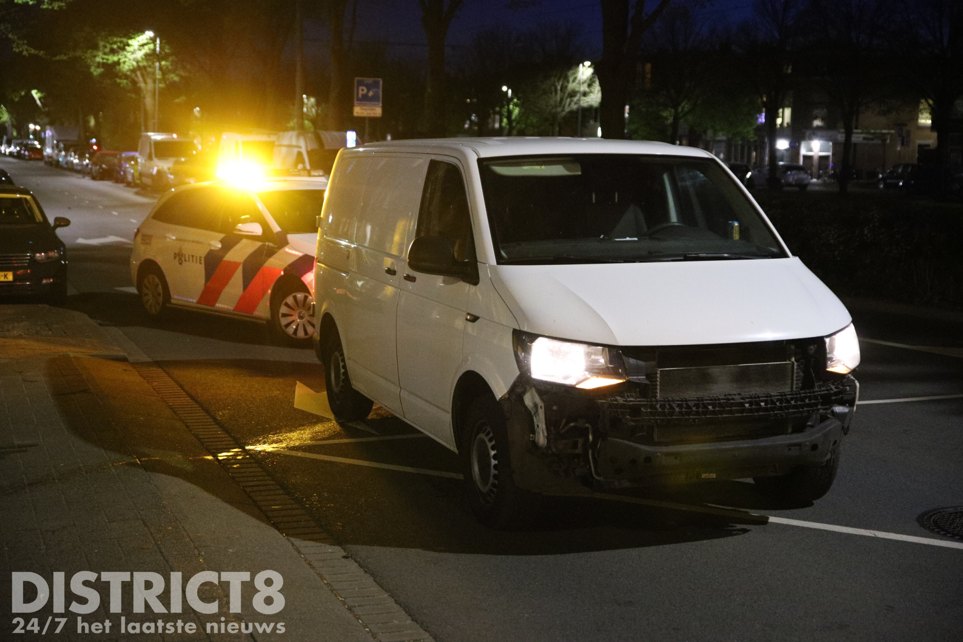 Motorrijder gewond na aanrijding met busje Loosduinsekade Den Haag