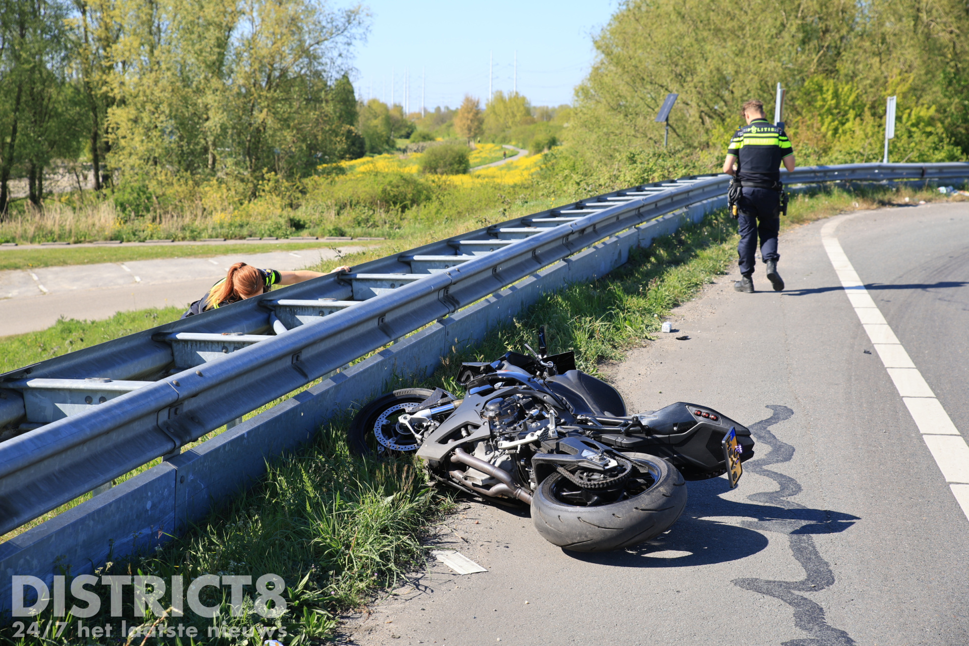 Motorrijder vliegt uit de bocht en raakt gewond A4 Schipluiden