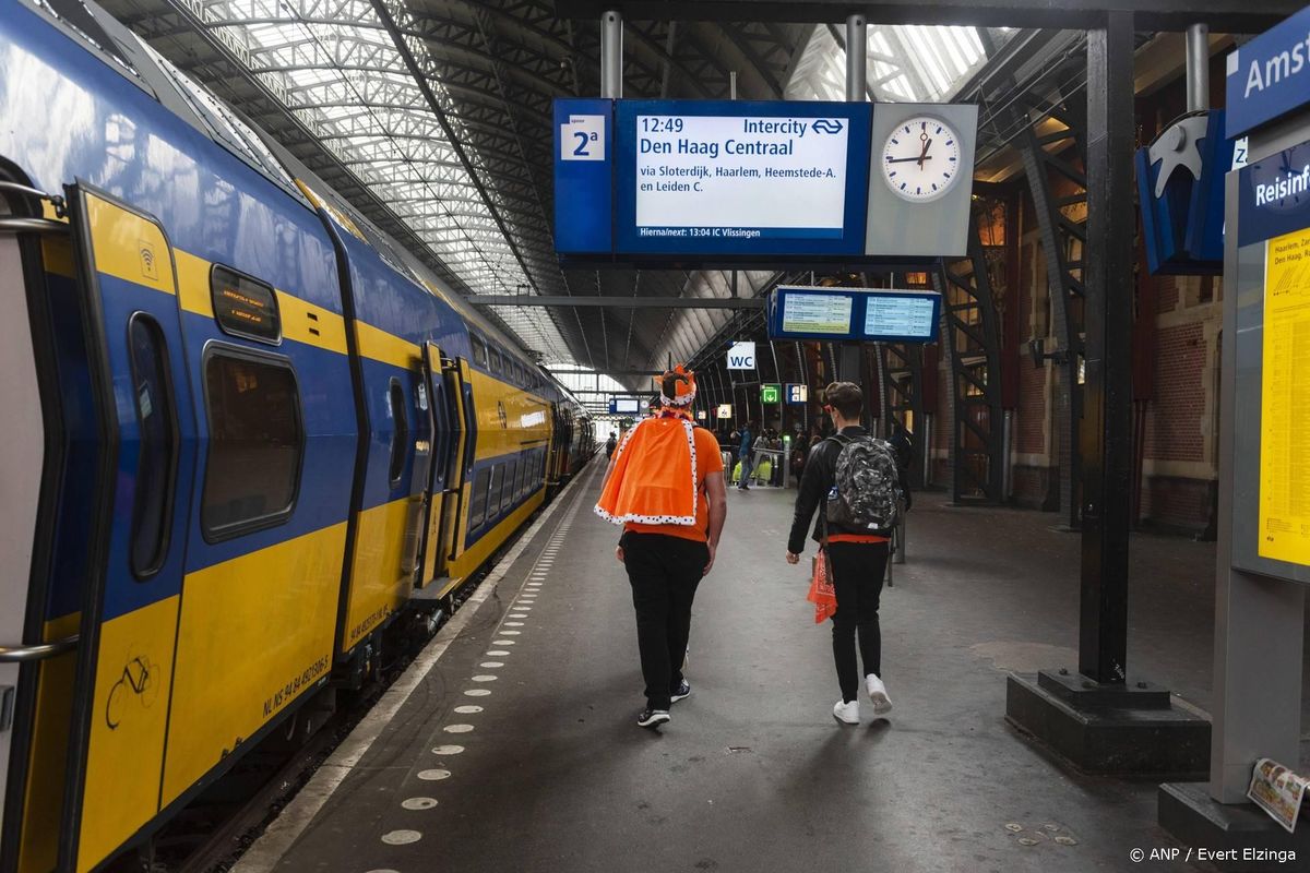 NS: vroege vogels al op pad, drukte in trein later verwacht.