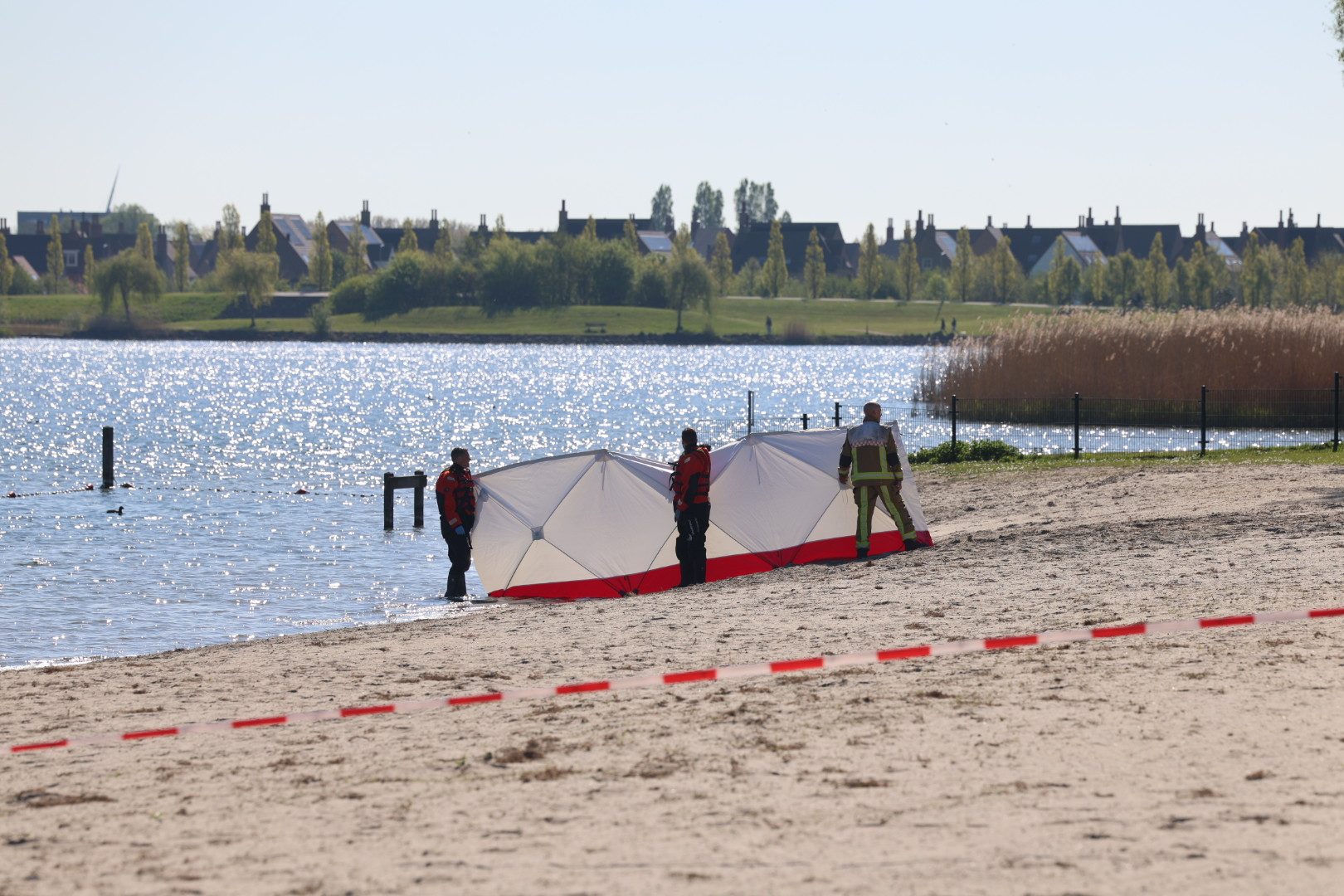Overleden persoon aangetroffen, onderzoek gestart