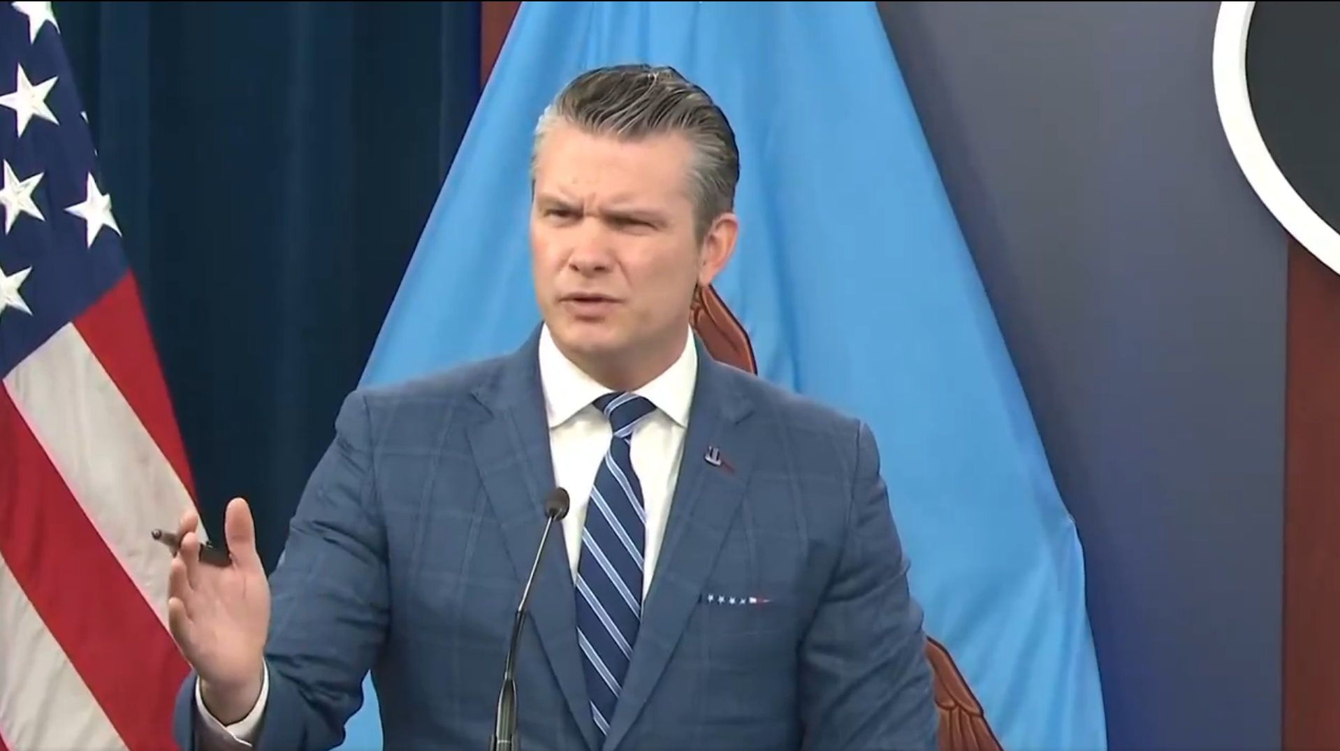 Pete Hegseth vernietigt leugenachtige en onbeschofte pers tijdens hilarische confrontatie.