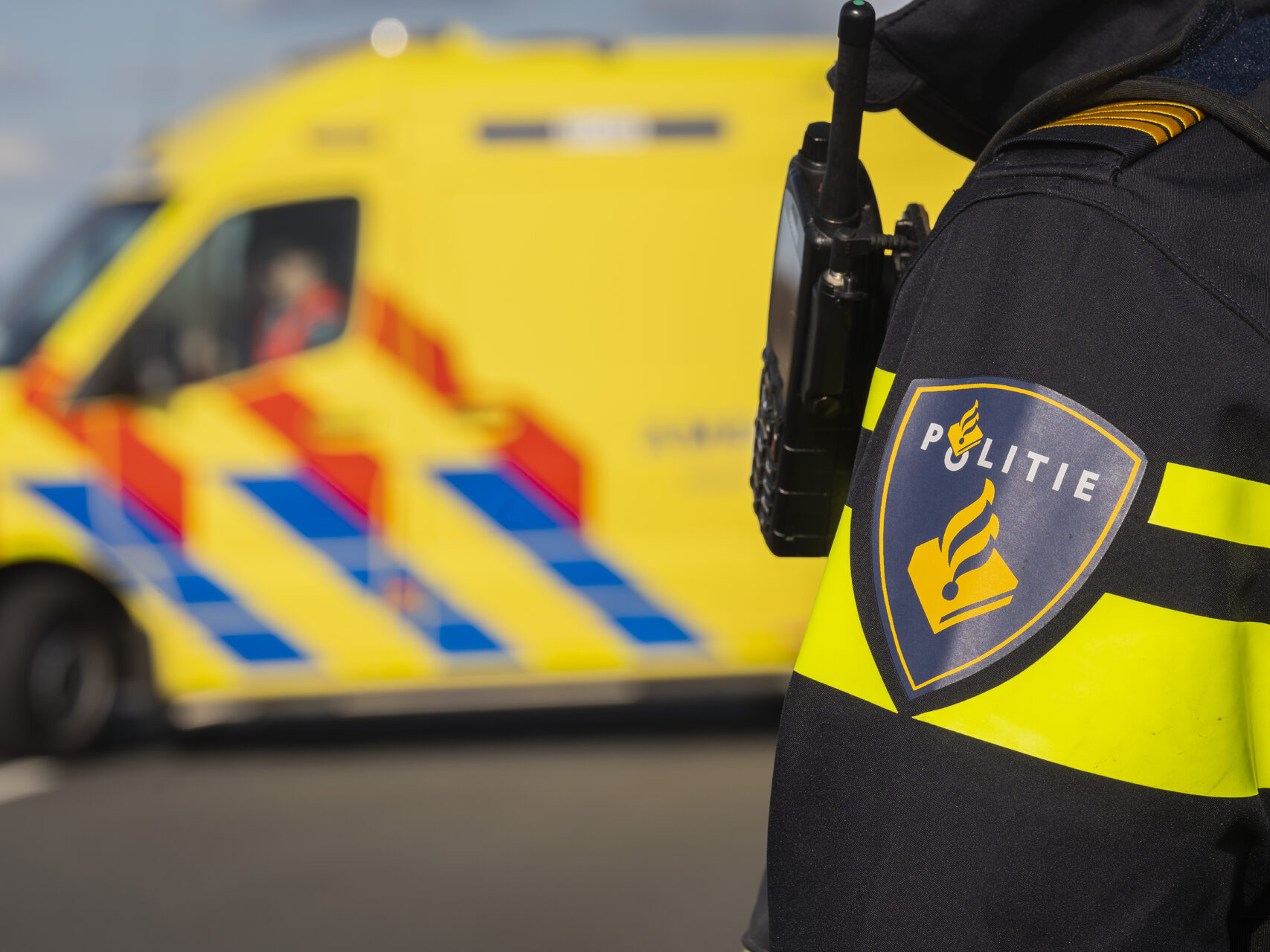 Politie onderzoekt steekincident in woning waarbij twee gewonden vielen