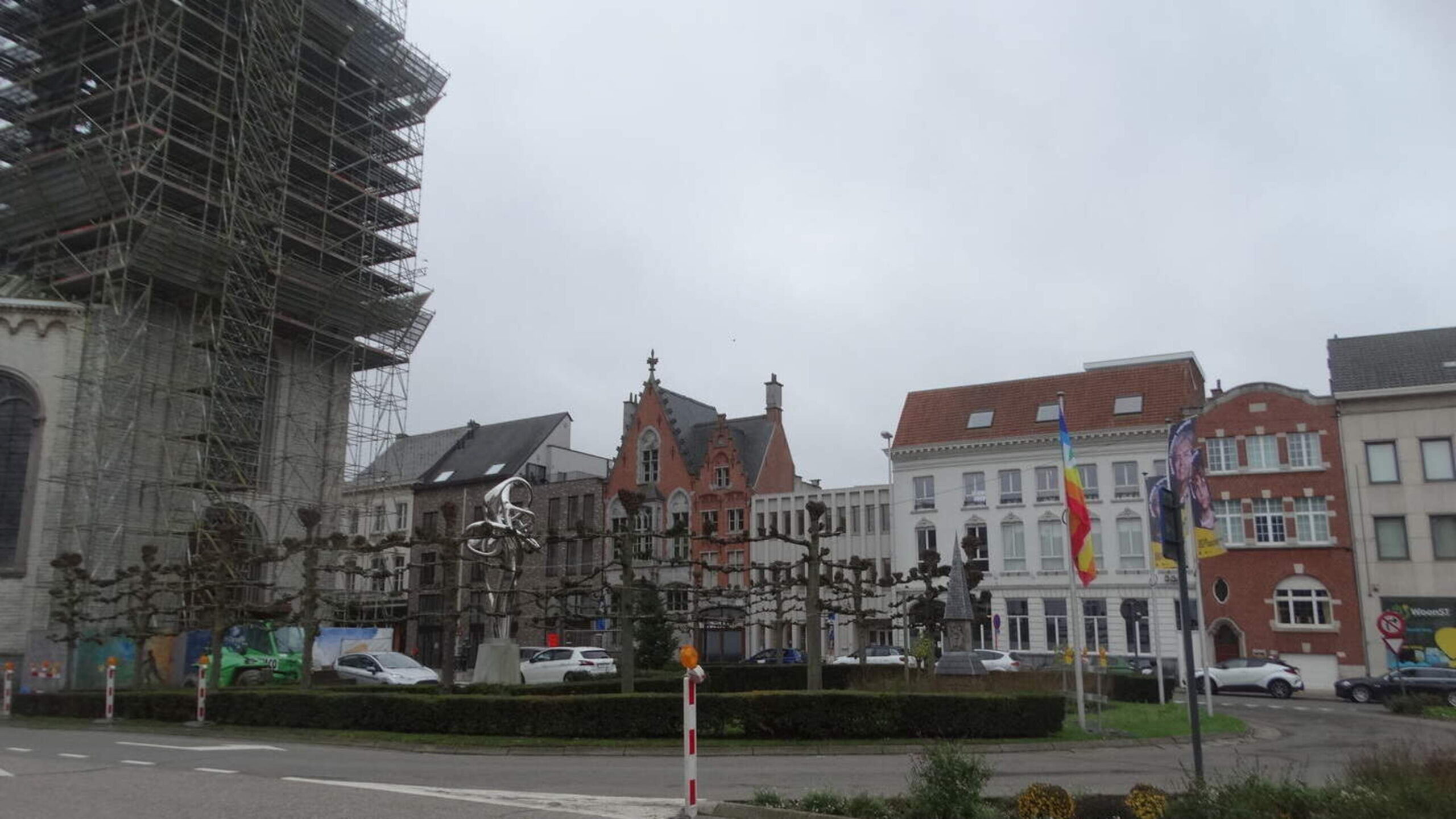 Rijbaan langs Grote Markt week lang dicht: “Sluitstuk van heraanleg van het Onze-Lieve-Vrouwplein”.