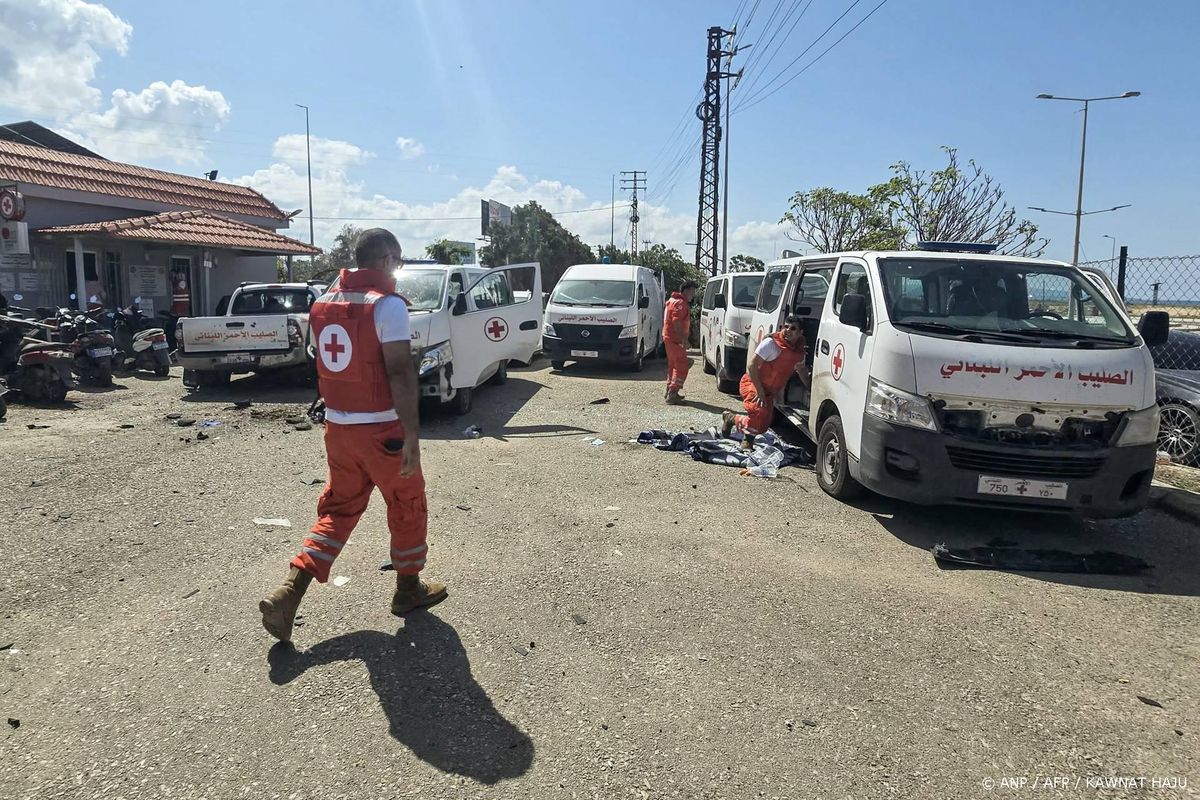 Rode Kruis-vrijwilligers aangevallen in Zuid-Libanon.