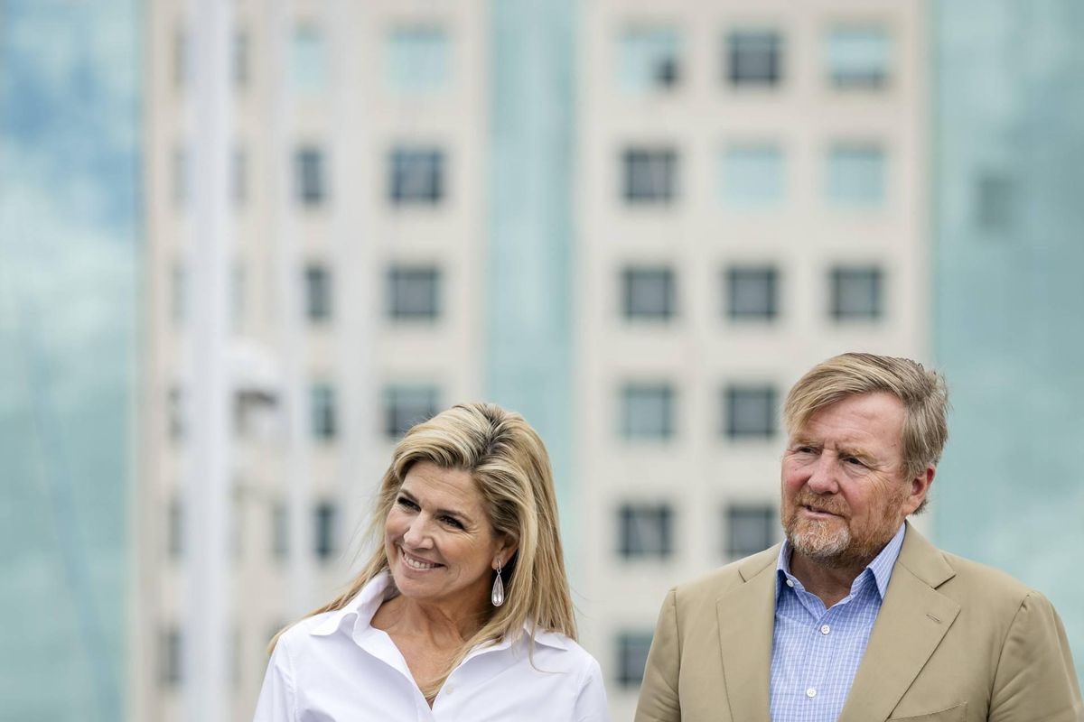 Steun voor monarchie en rapportcijfers koningspaar blijven gelijk.