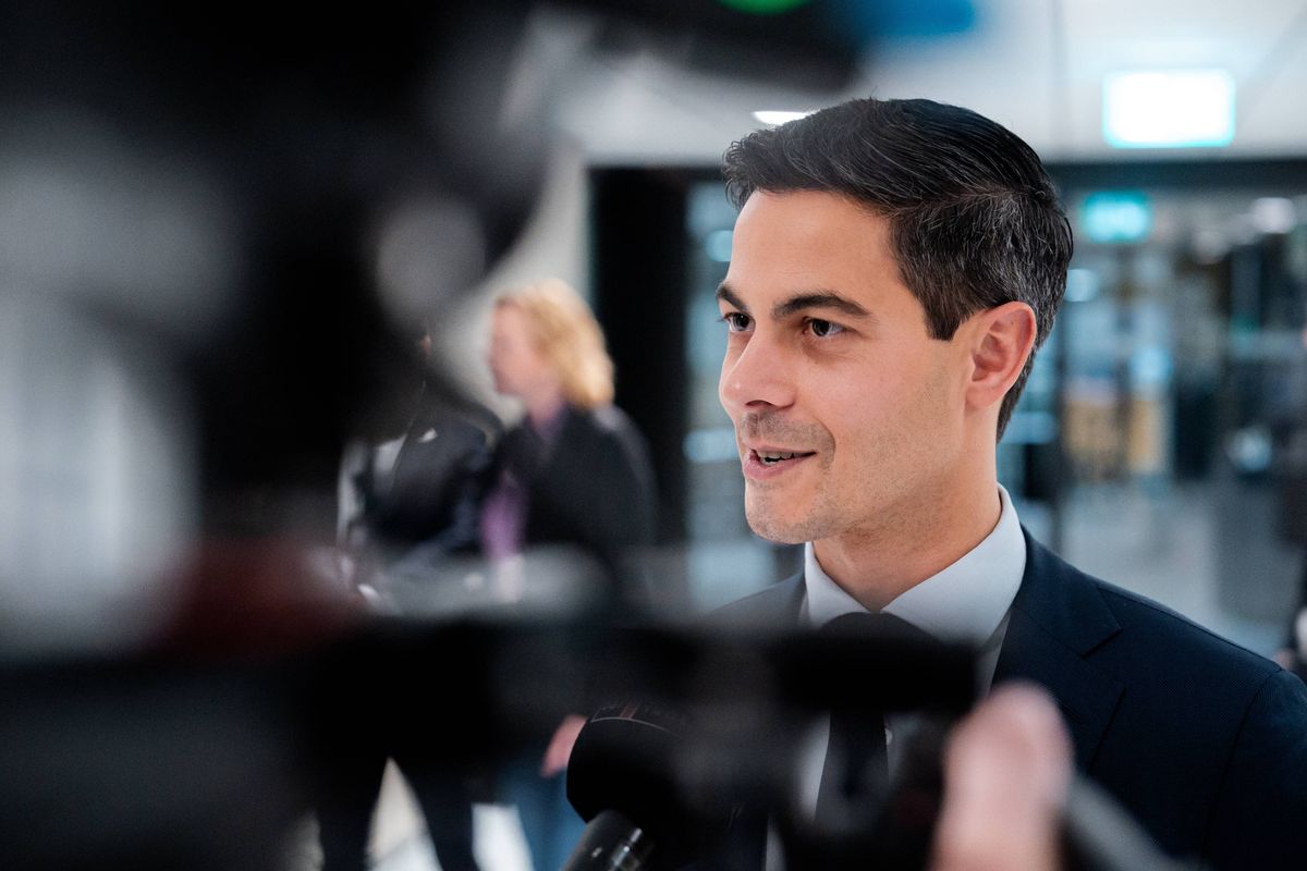 Totale afgang voor kabinet-Jetten: arrogant minderheidskabinet moet wéér een plan intrekken.