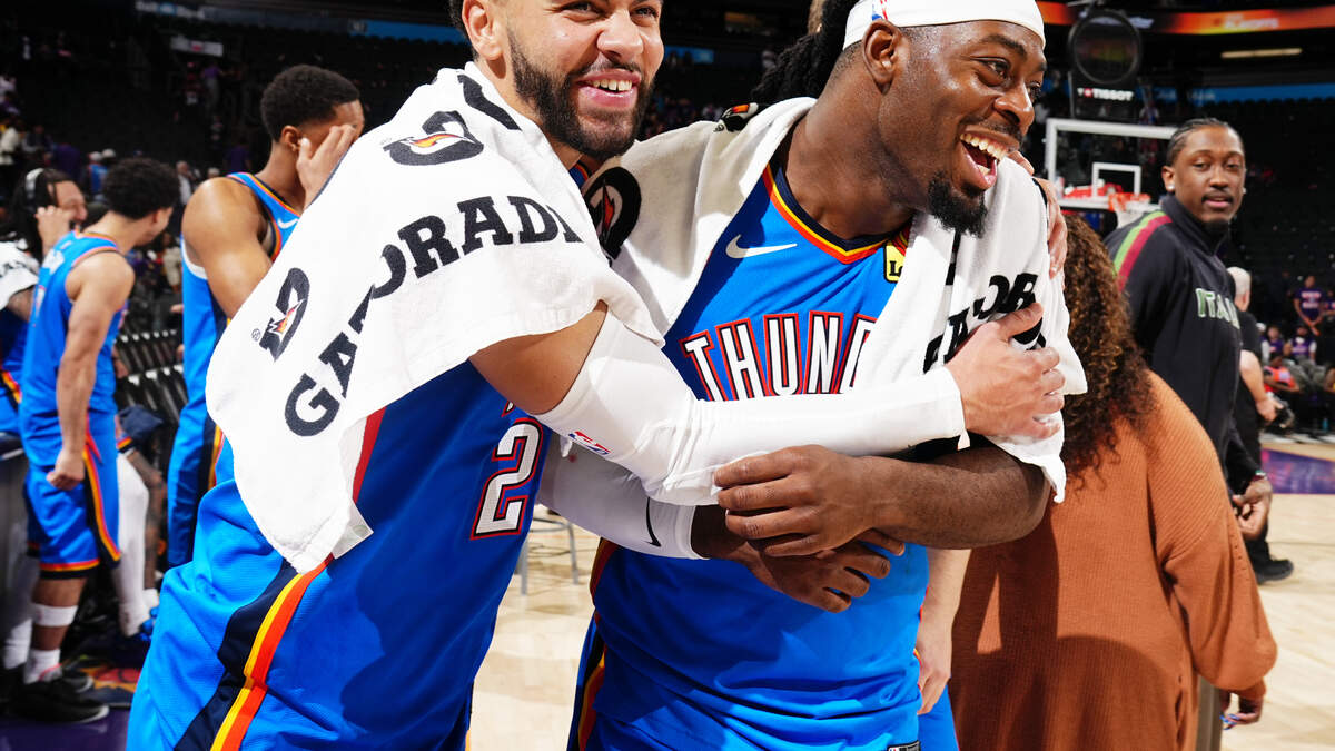 VIDEO. Ajay Mitchell opnieuw belangrijk in derde overwinning op rij van OKC in NBA-play-offs.