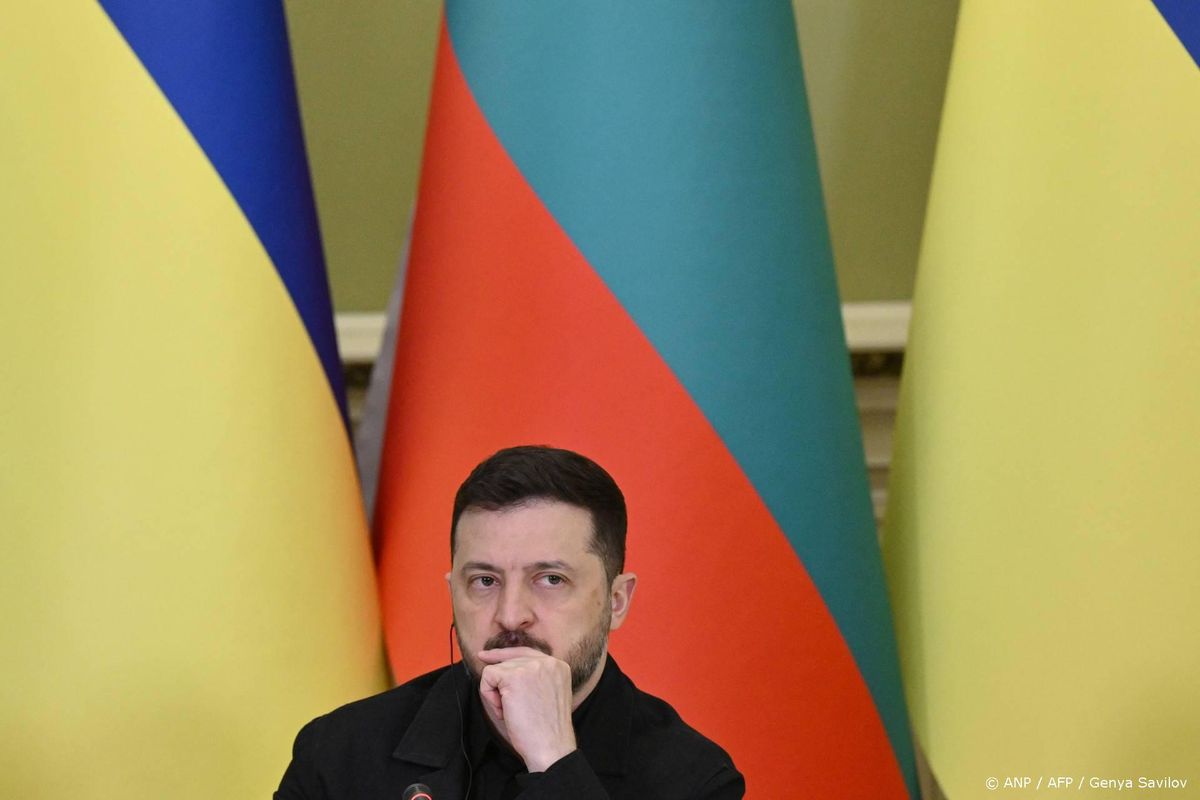 Zelensky belt met Amerikanen en Rutte over bestandsplannen.