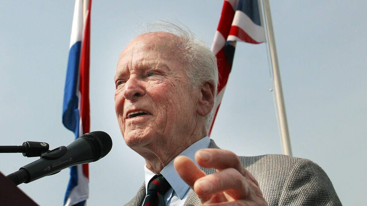 Zijn leven werd een film en een musical, maar nu valt Nederlands grootste verzetsheld van zijn voetstuk: “Heel moeilijk om zo’n mythe te doorprikken”.