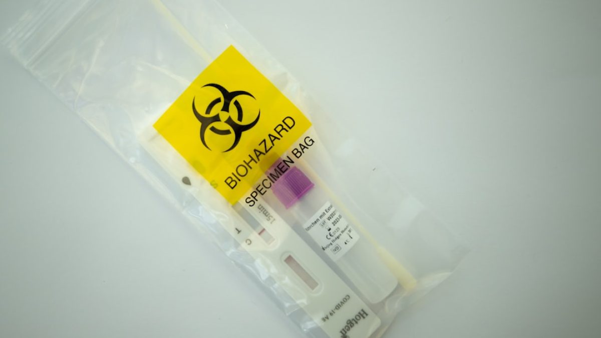 Amerikaanse inlichtingenchef opent onderzoek naar meer dan 120 biolabs in onder meer Oekraïne.