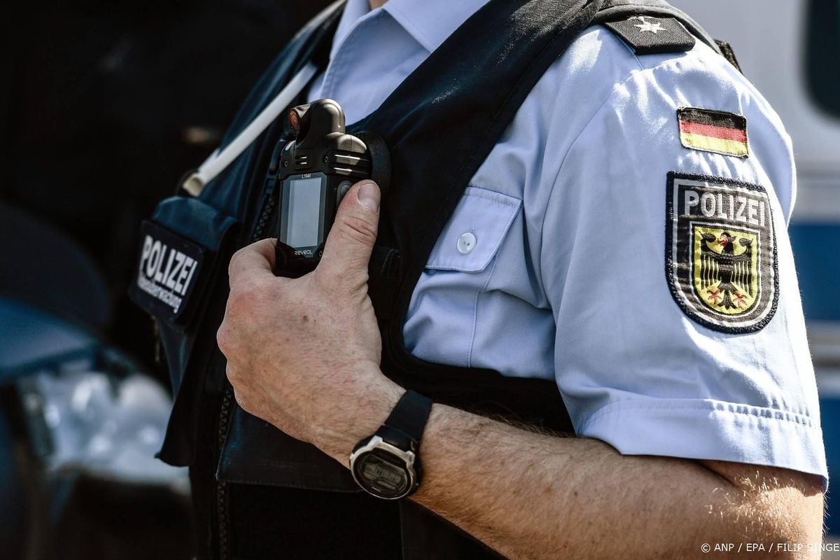 Auto rijdt in op mensen in Leipzig, meerdere slachtoffers.