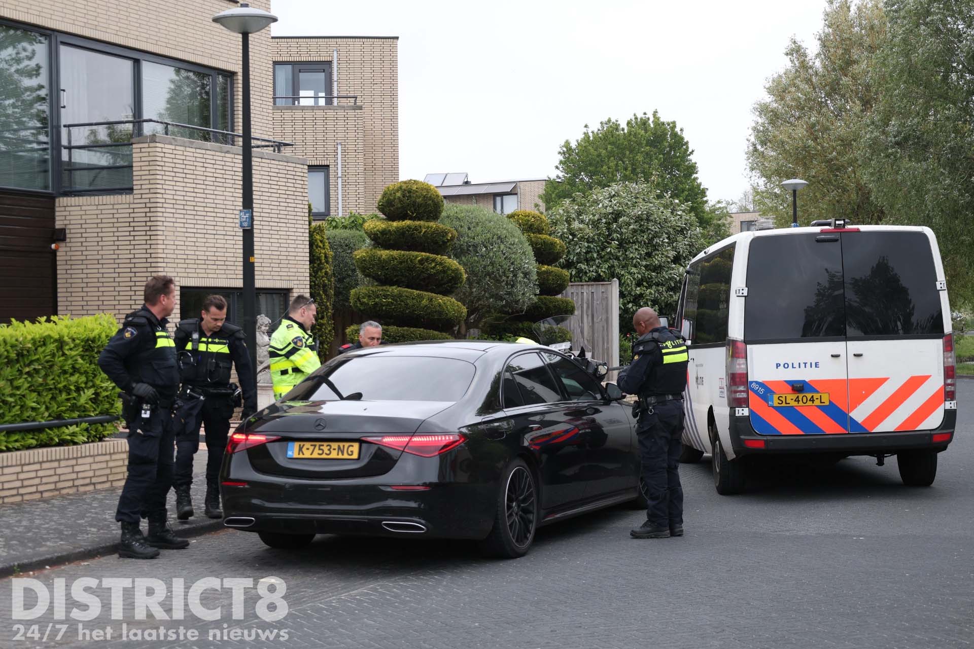 Automobilist gaat flink in verzet bij aanhouding Waterkersvijver Den Haag
