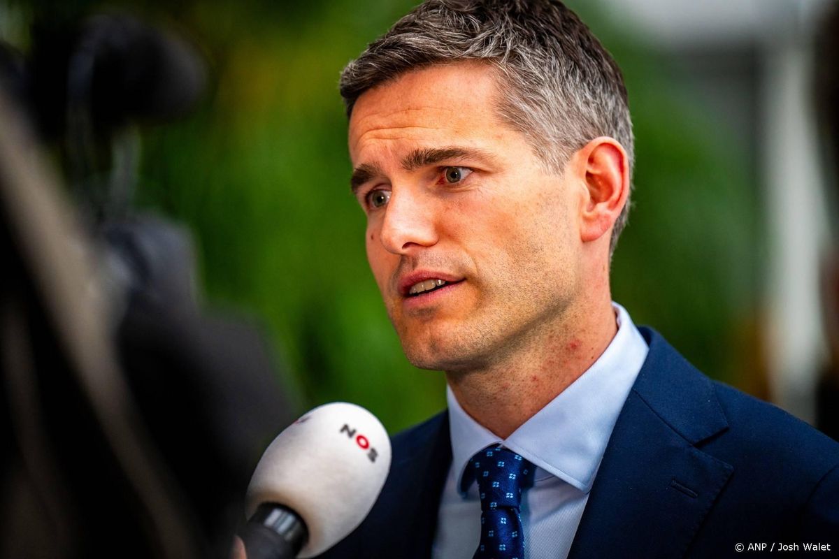 Berendsen overlegt met WHO en Spanje over verdere stappen Hondius.