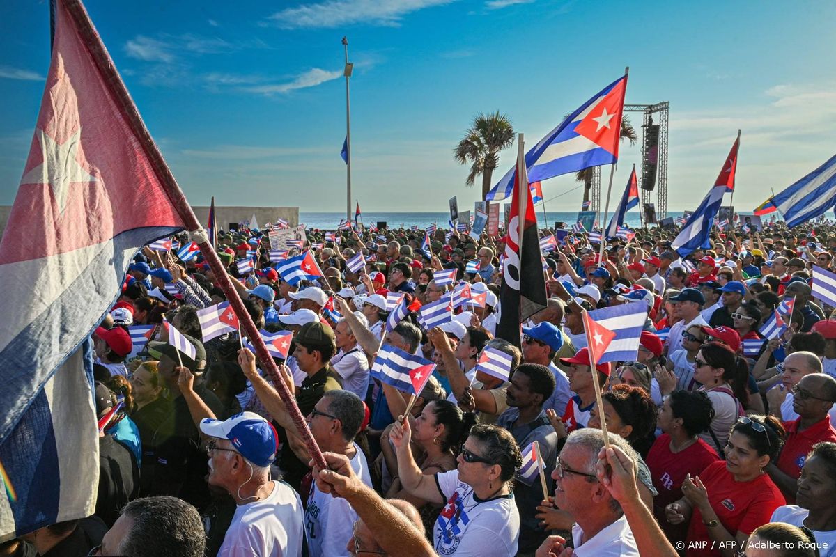 Cubanen demonstreren in Havana tegen aanklacht VS tegen Castro.