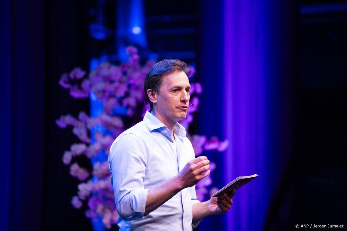 Dassen in congresspeech: verbreek banden met Palantir.