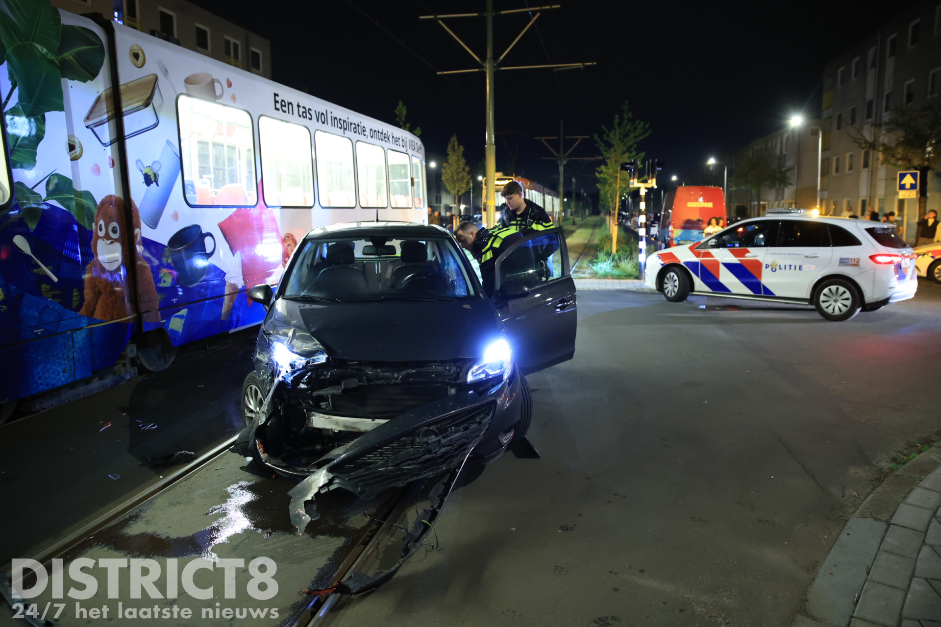 Flinke schade na ongeval tussen personenauto en tram Derde Werelddreef Delft