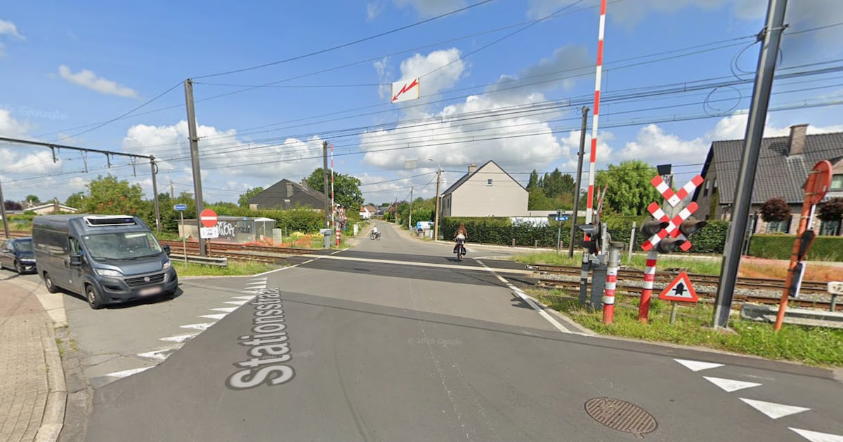 Meerdere doden bij aanrijding tussen trein en schoolbus in België, in bus zaten 7 schoolkinderen en 2 volwassenen