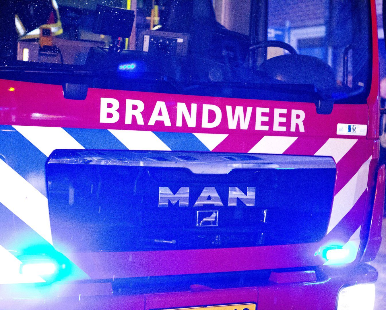 Opnieuw grote brand in leegstaand pand, rookwolken in wijde omgeving zichtbaar