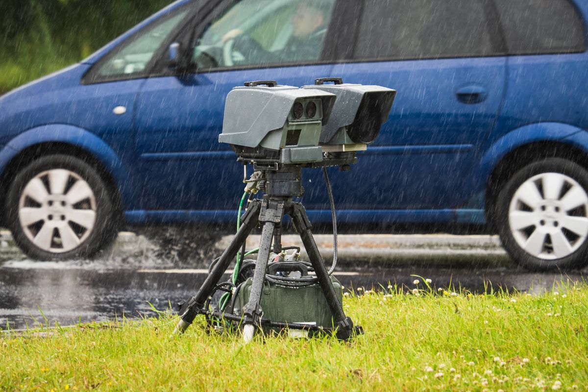Rovende overheid slaat weer toe: Al torenhoge verkeersboetes volgend jaar nóg duurder.