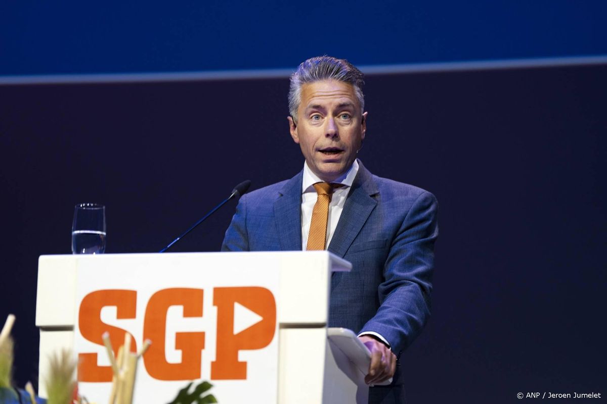 Stoffer pleit voor verdeling asielzoekers op cultuur en religie.
