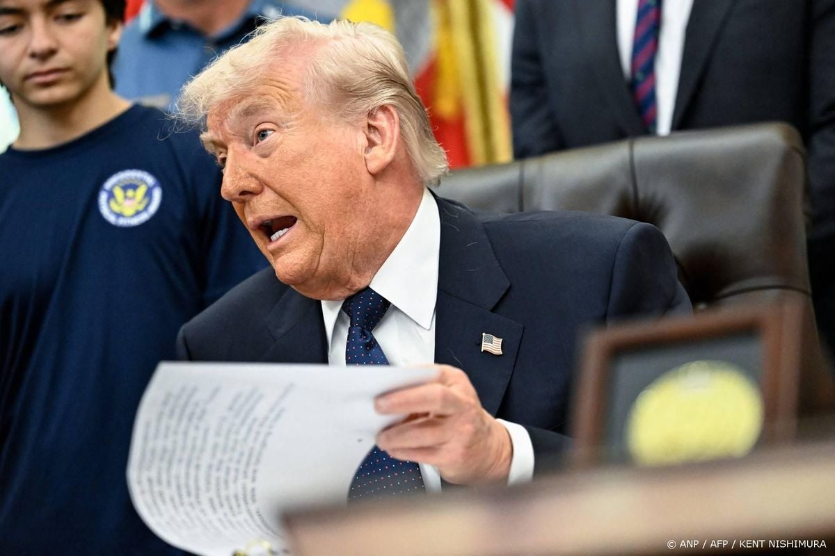 Trump kondigt tijdelijke stillegging van Project Freedom aan.
