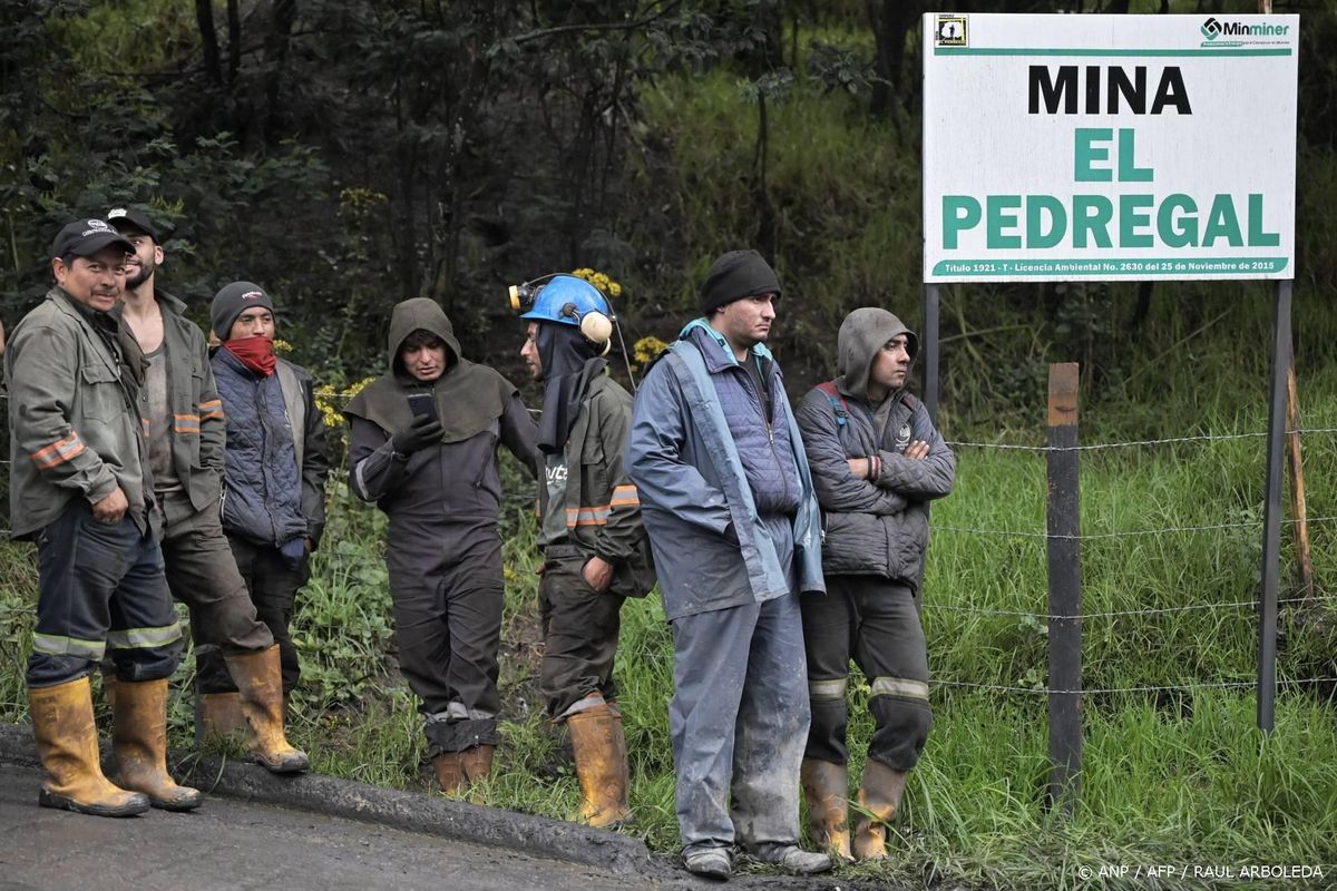 Twaalf medewerkers vast na explosie in mijn Colombia.