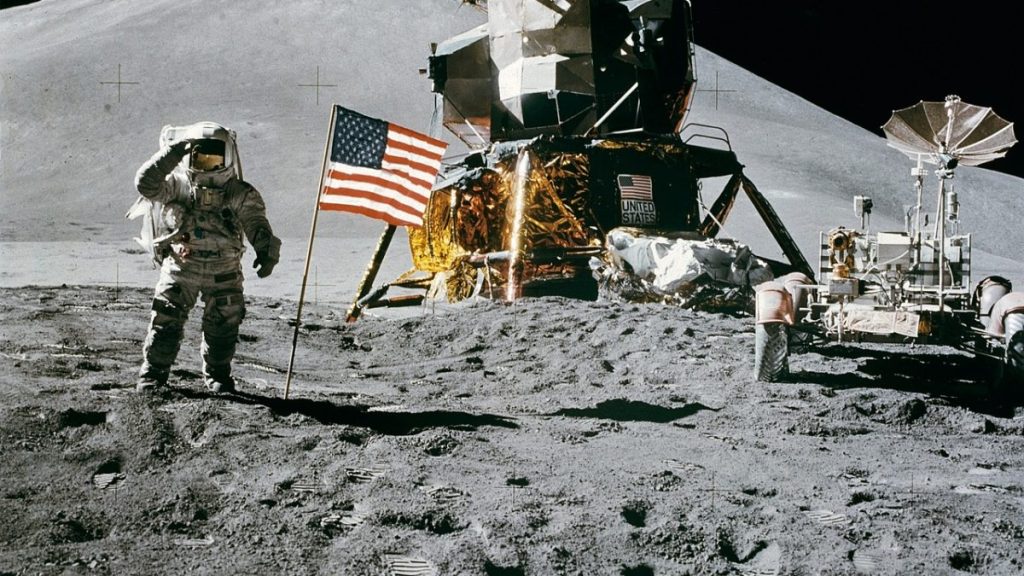 UFO-waarnemingen Apollo-astronauten: wat verzwegen NASA-dossiers onthullen.