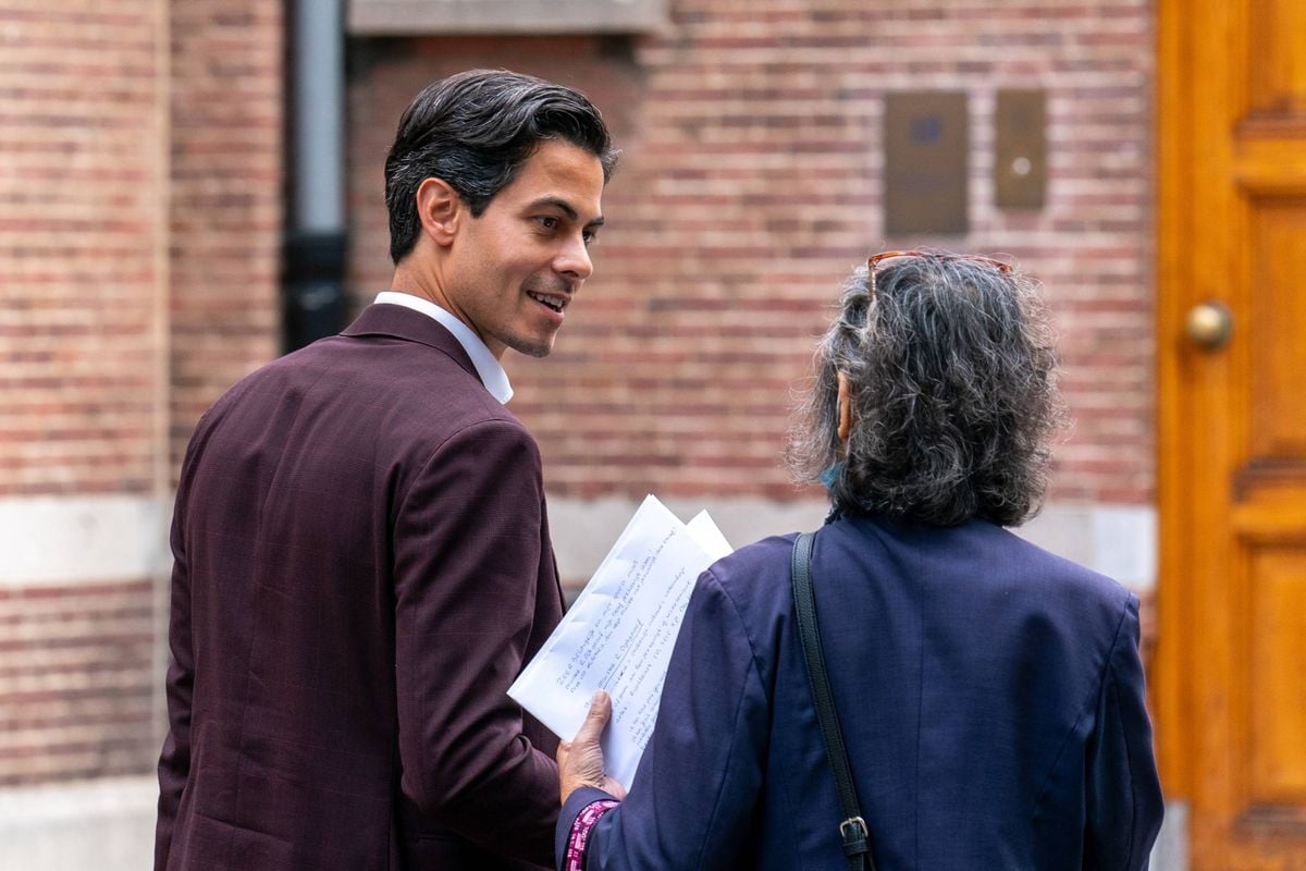Vakbondsbobo's eisen knieval: 'Rampkabinet D66-CDA-VVD moet miljardenbezuiniging direct schrappen'.