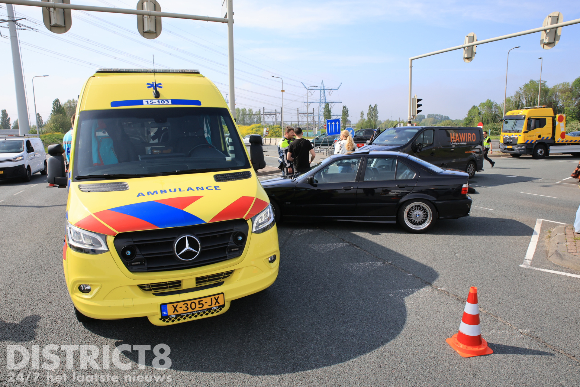 Veel verkeershinder na ongeval tussen motor en busje N211 Wippolderlaan Den Hoorn