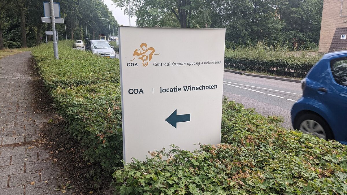 Wet om nareis te beperken aangenomen, maar nog niet ingevoerd: ‘Wat wordt Nederland toch belazerd’.