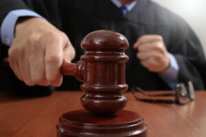 Zaak toegang tot rechtbank verslaglegging voor de vrije journalisten Djamila le Pair en Rico Brouwer gewonnen.