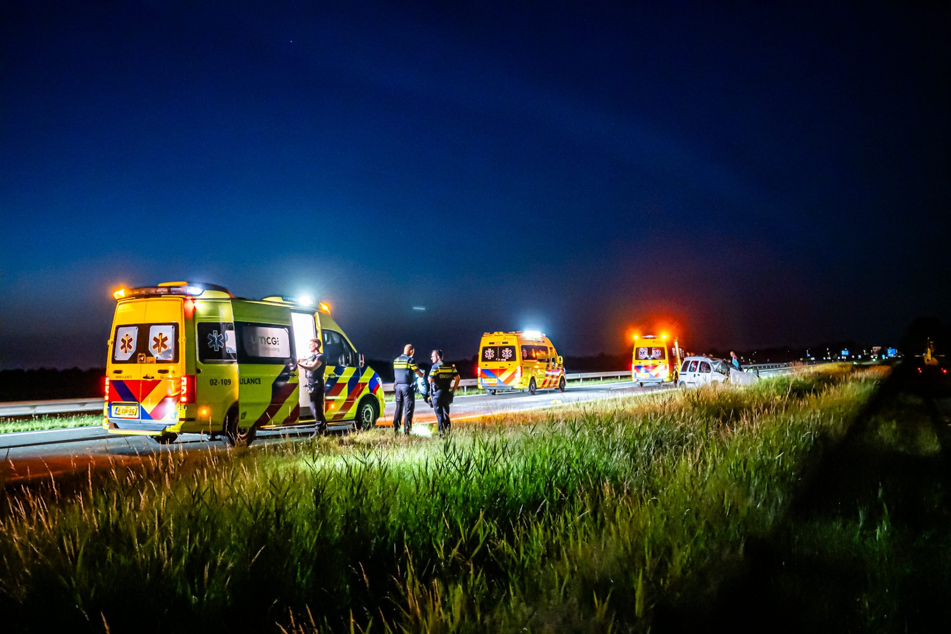 Auto slaat meerdere keren over de kop bij ernstig ongeval
