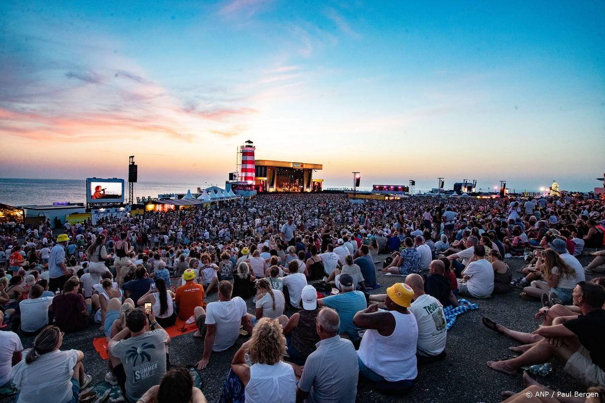 Blikseminslag bij Concert at SEA zorgt voor technische problemen.