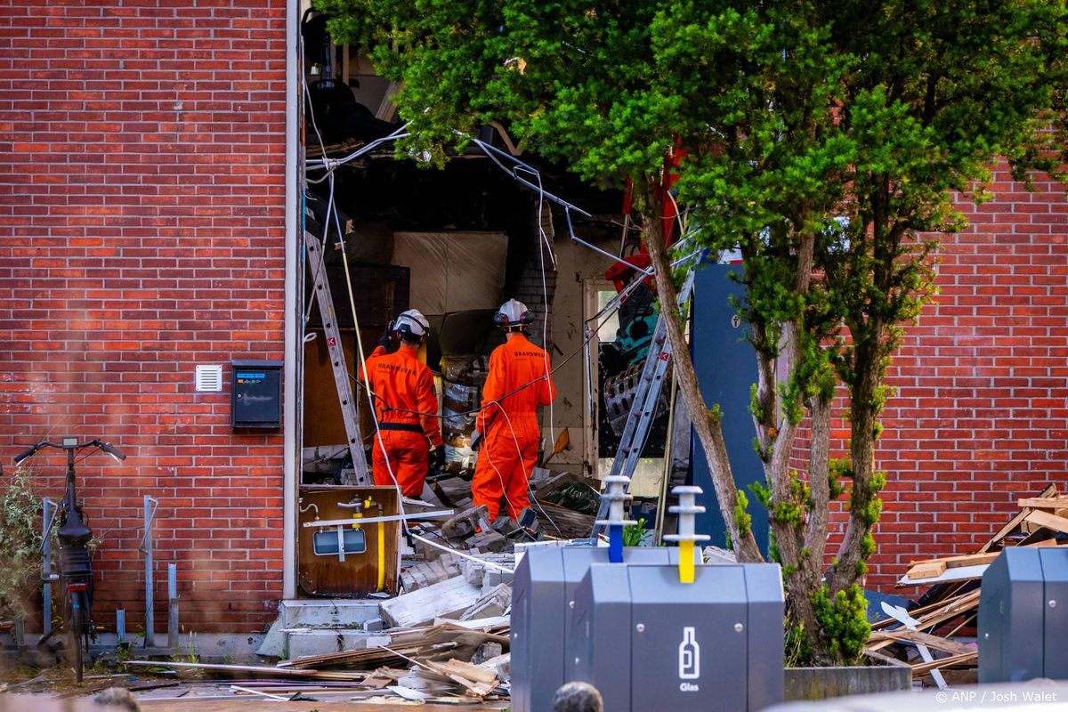 Hulpdiensten blijven zoeken naar mogelijke slachtoffers bij flat.