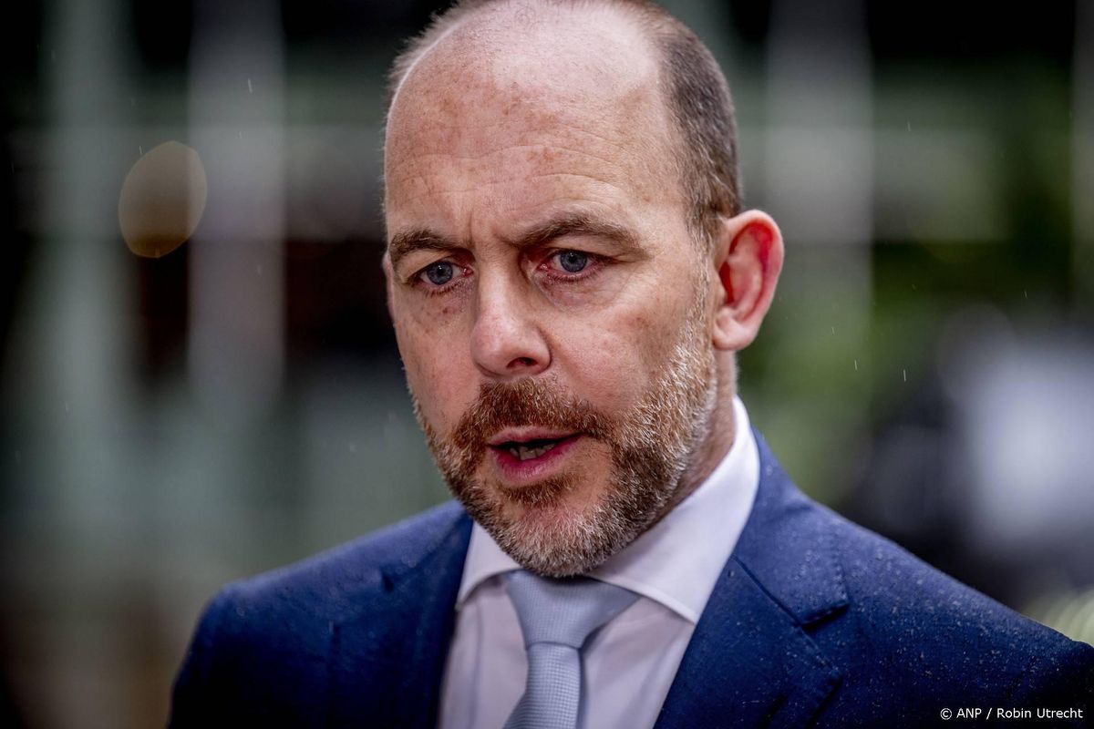 Nederland zet komende zes maanden geen mensen uit naar Libanon.
