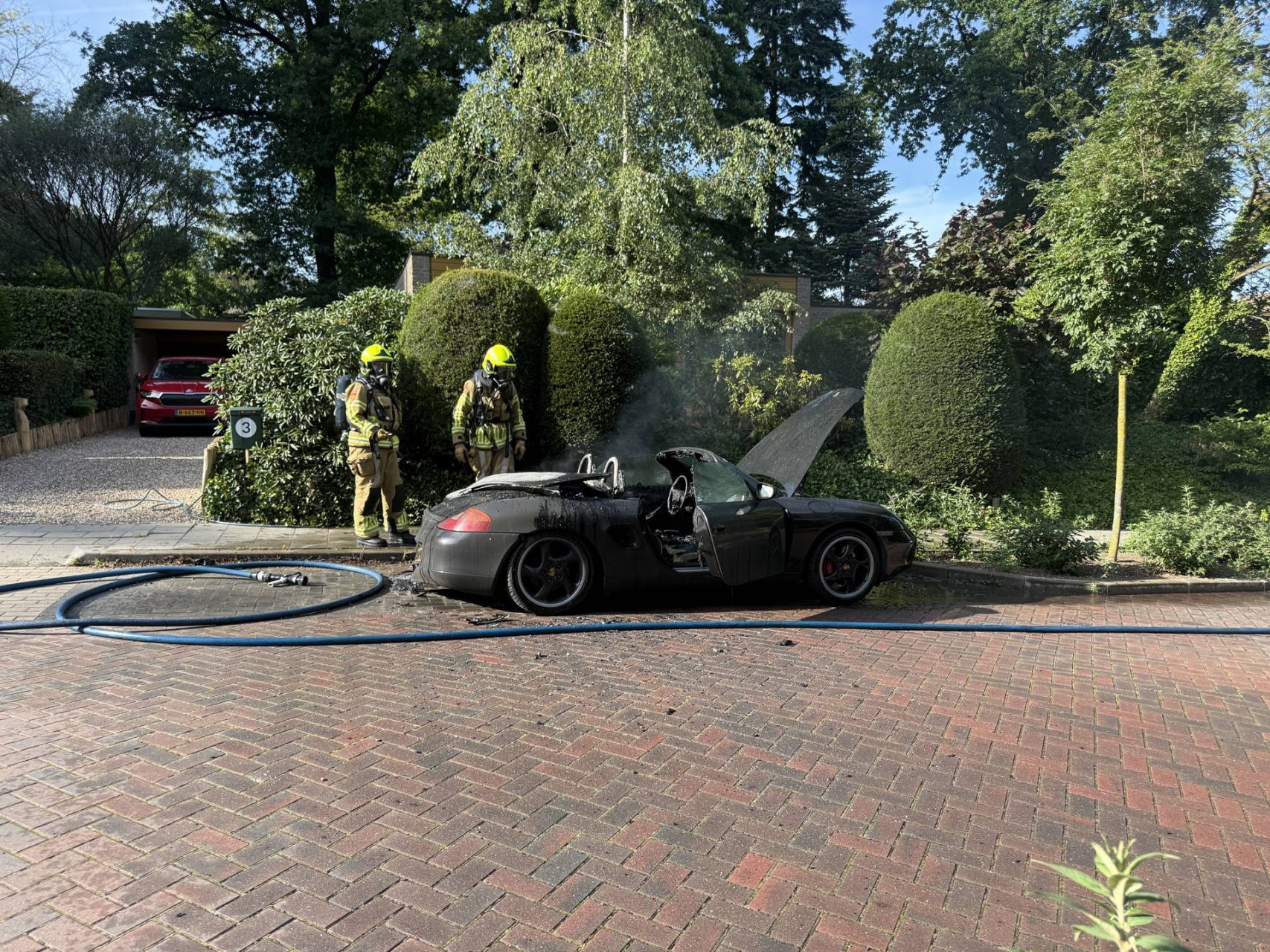 Porsche 986 volledig uitgebrand