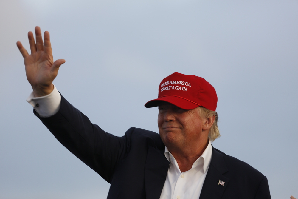 "Trump haalt uit naar verraderlijke, achterbakse RINO en noemt hem een 'loser' [BEKIJK VIDEO]"