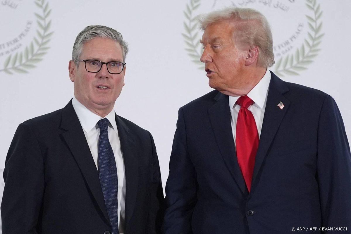 Trump kondigt aan dat Britse premier Starmer aftreedt.