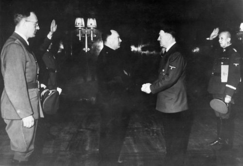 Anton Mussert zou vandaag vrolijk rondlopen, net als Rutte, De Jonge, Van Dissel, Schoof, c.s. – hetzelfde uitschot..