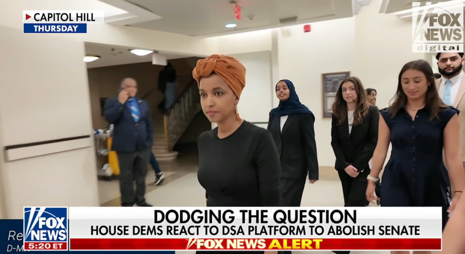 Bekijk: AOC en Ilhan Omar weigeren radicale "democratische socialistische" oproepen om het presidentschap en het Hooggerechtshof af te schaffen te veroordelen.