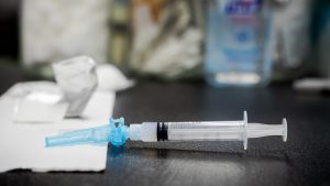 De vaccinstudie waar bijna niemand over praat: deze arts zet het debat volledig op zijn kop.