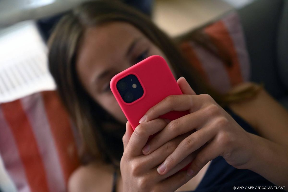 Frans parlement verbiedt sociale media voor kinderen onder de 15.
