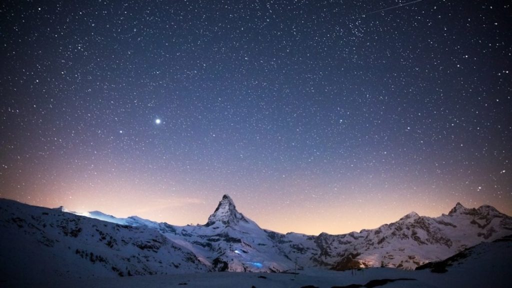 Mysterieuze lichtflitsen op fotografische platen vóór Spoetnik: wat verborgen werd gehouden.