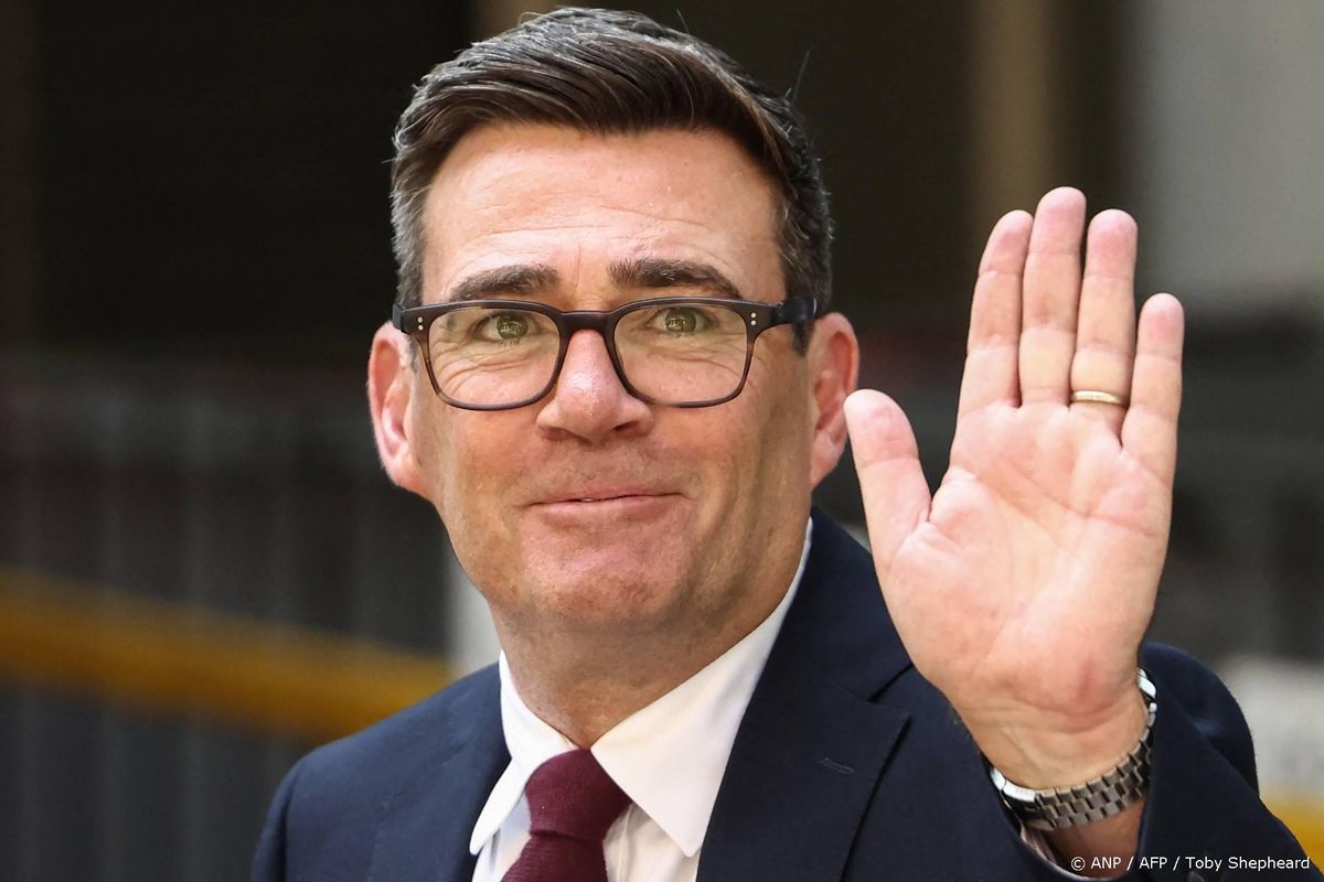 Nieuwe Britse premier schrapt omstreden identificatiesysteem.