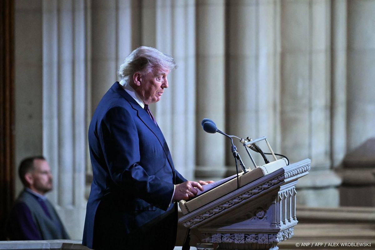 Trump prijst Graham bij herdenkingsbijeenkomst als 'legende'.