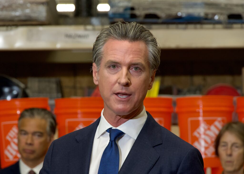 California Pizza Kitchen oprichter bekritiseert anti-ondernemersmentaliteit in Californië, betreurt opening niet in Florida en noemt reactie van Gavin Newsom 'laf'