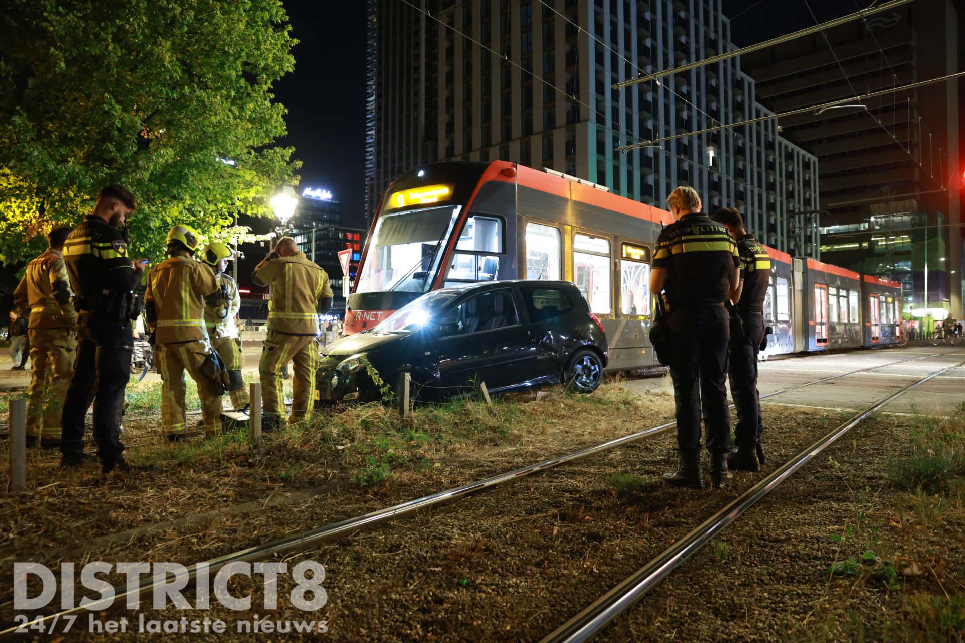 Gewonde na aanrijding tussen tram en personenauto Bezuidenhoutseweg Den Haag