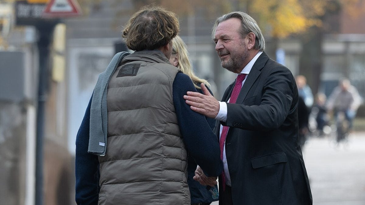 Ombudsman onder vuur: Rechter dwingt tot onthulling van bonnetjes na vier jaar geheimhouding!