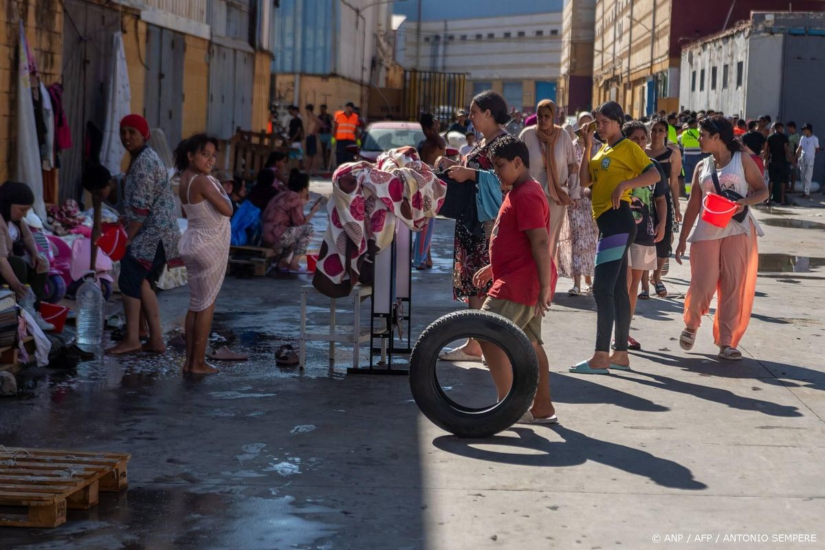 Spanje verzorgt opvangplekken voor migranten in Ceuta.